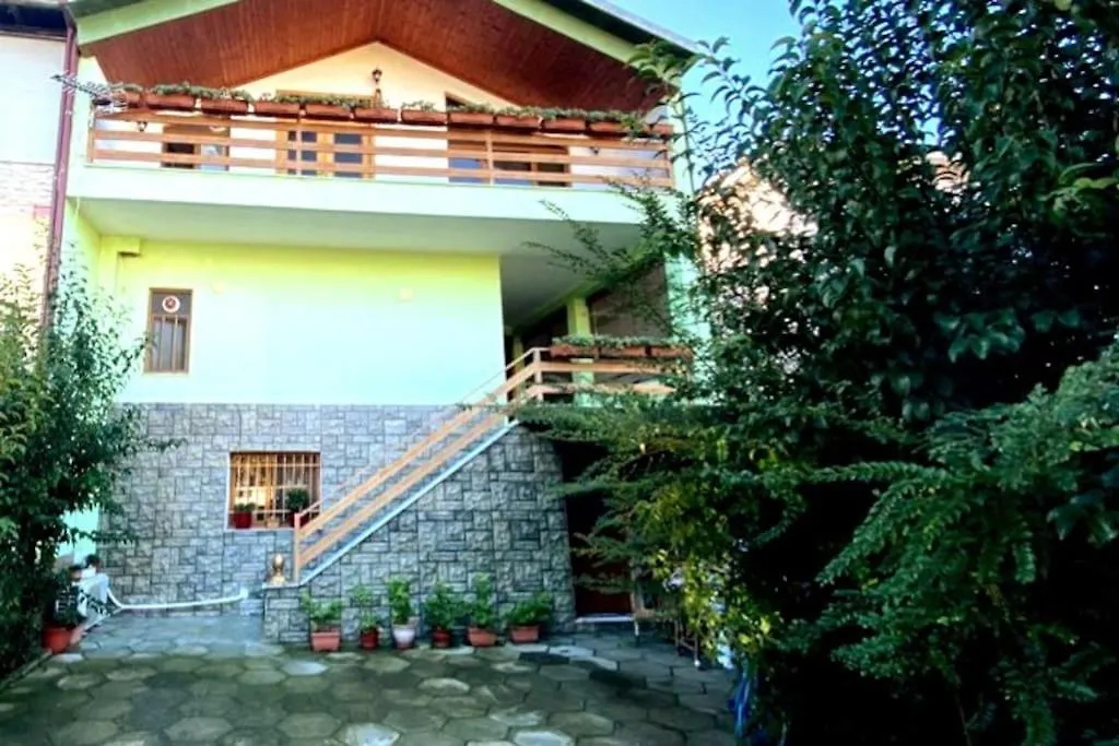 Vila Lumja Tirana