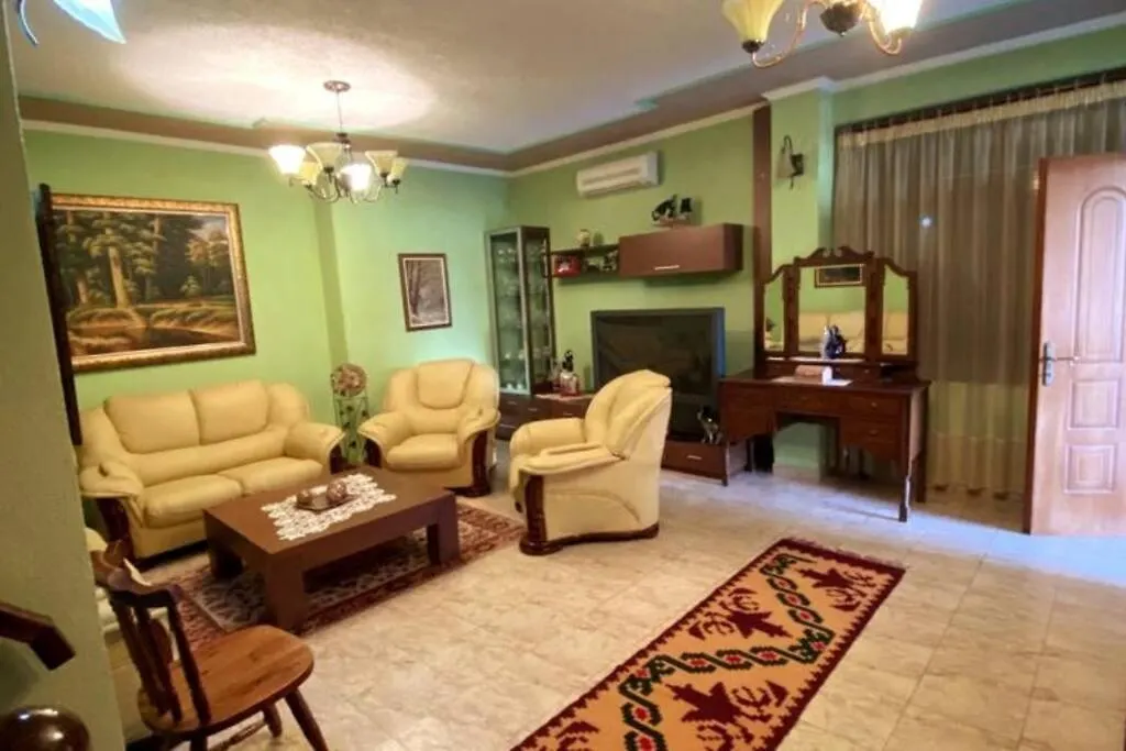 Lägenhet Vila Lumja Tirana