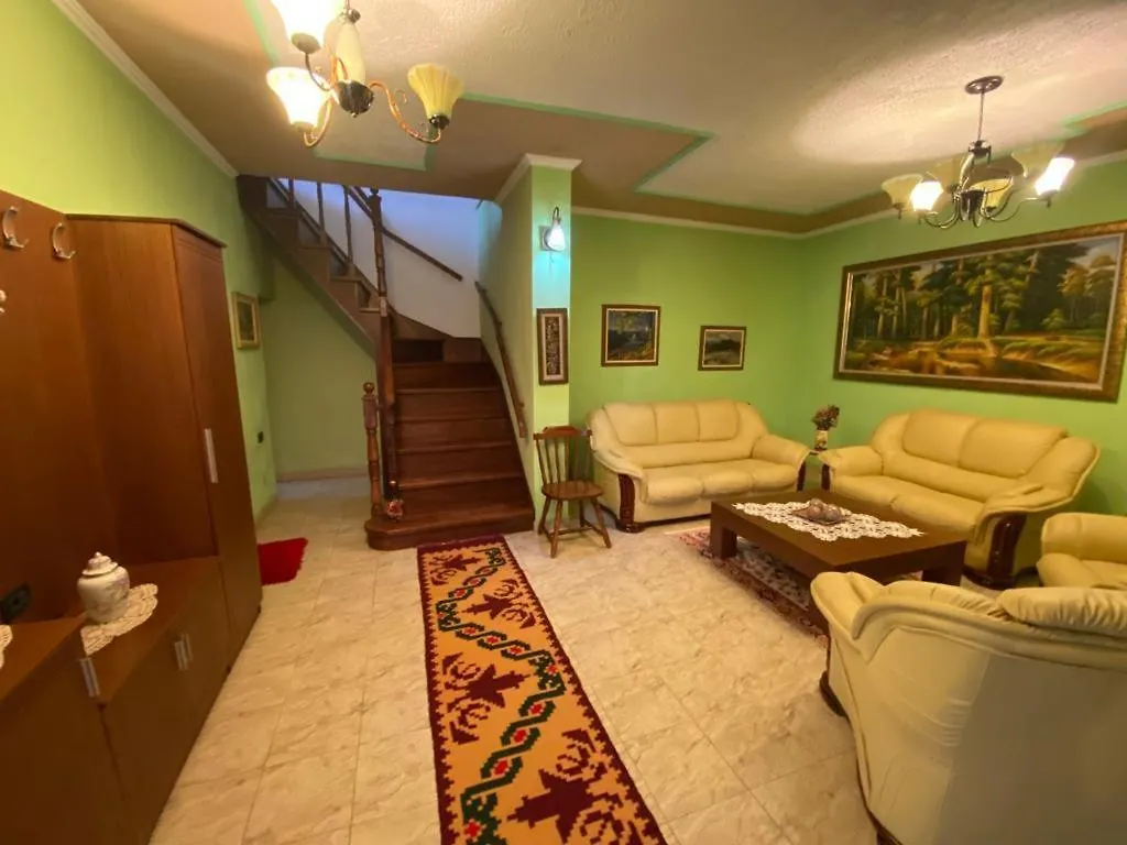 Vila Lumja Tirana 0*,  Albanien